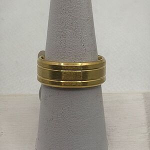 NWOT Size 12 Titanium plated beveled edge band, ring